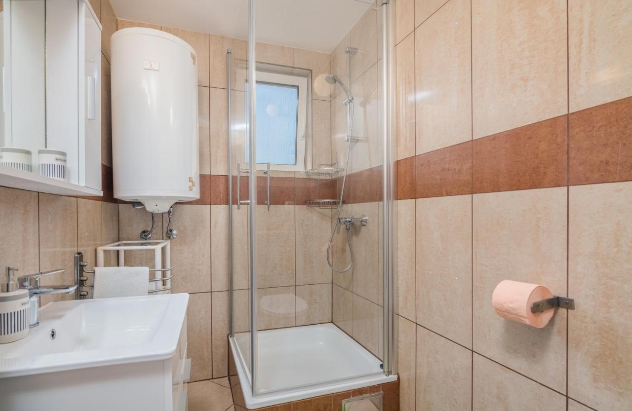 Apartment Dragica Čižići Buitenkant foto