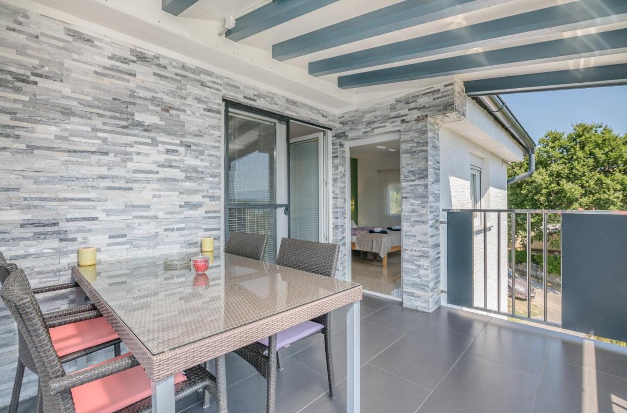 Apartment Dragica Čižići Buitenkant foto